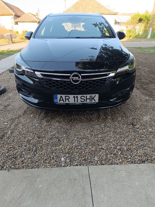 Se vinde Opel Astra K Sport Tourer + +