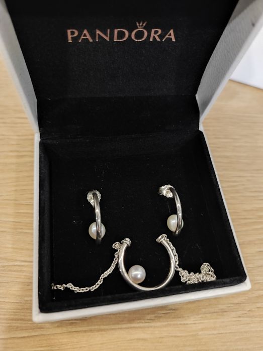 Pandora Сет обици и колие с перли