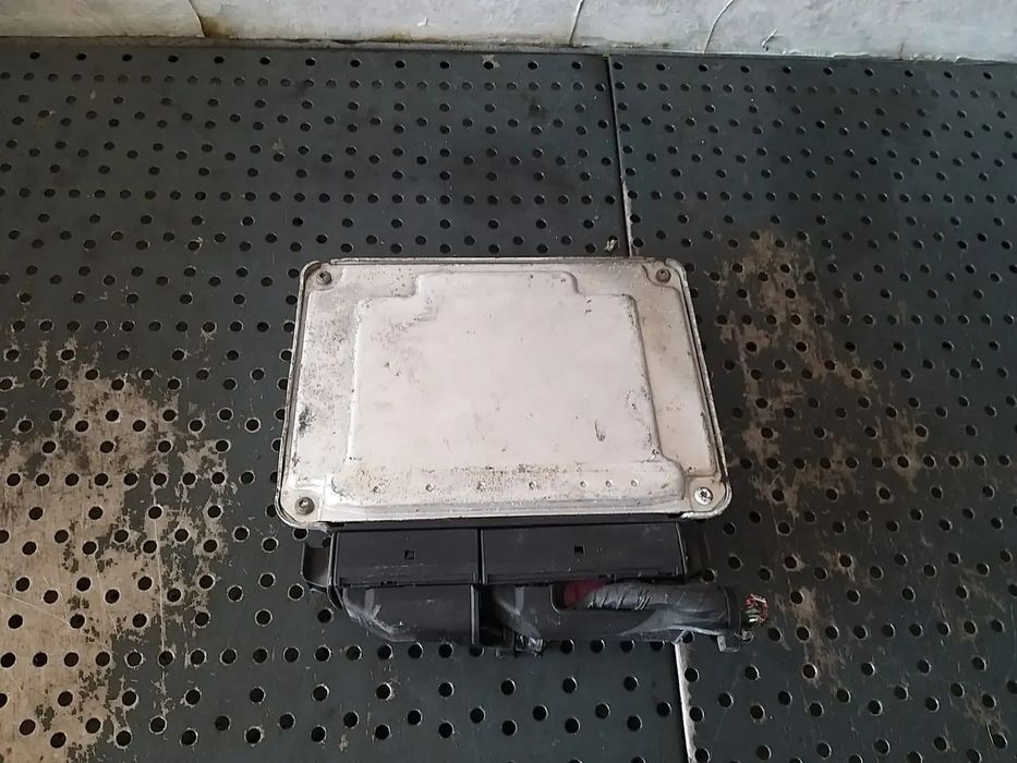 Ecu calculator motor 1.9 tdi skoda fabia 1 038906019ht 0281010947