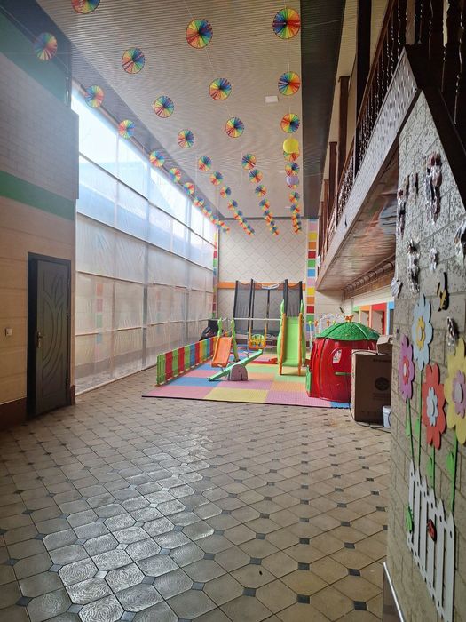 Uy sotiladi srochni Nazarbe xarakat maxallasida