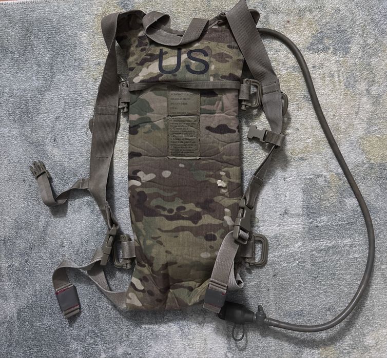 Rucsac tactic pentru sistem de hidratare