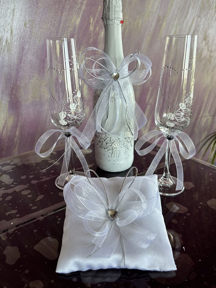 РАЗПРОДАЖБА!!! Сватбен комплект с рисувани ритуални чаши-2бр.,бутилка