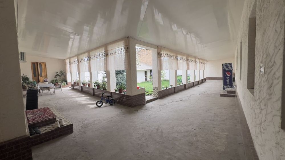 Uy sotiladi. Judayam fayzli uy. Yana kelishamiz