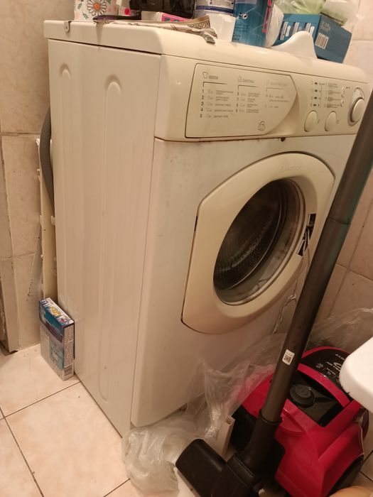 Автомат машина кир жуатын модель Аристон түси ак