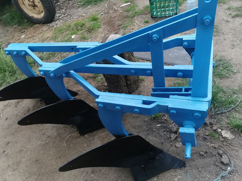 Плуг гръцки 3х 35