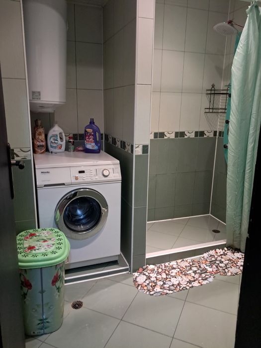 Собственик дава под наем дългосрочно, Просторен двустаен обзаведен апа