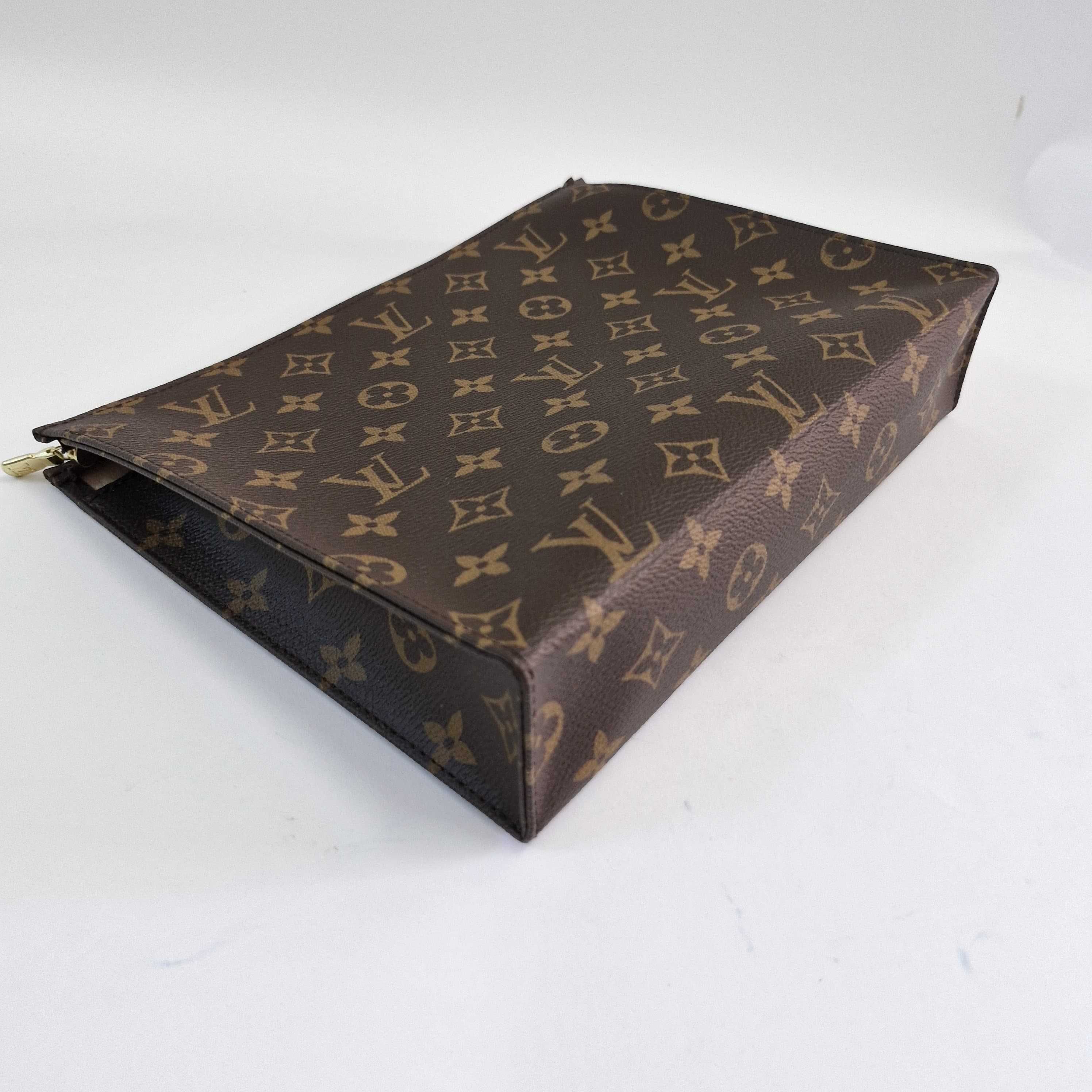 Liquid Money vinde - Geanta Louis Vuitton Toiletry Pouch -2023 Edition