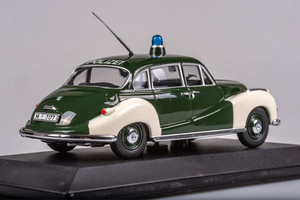 1/43 macheta BMW 501 Polizei munchen - minichamps