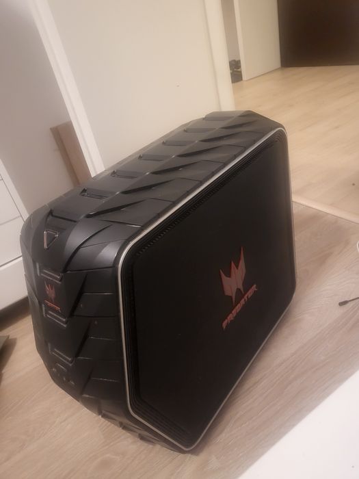 Legendarul Acer Predator g6 cu placa video GTX 1080 TI