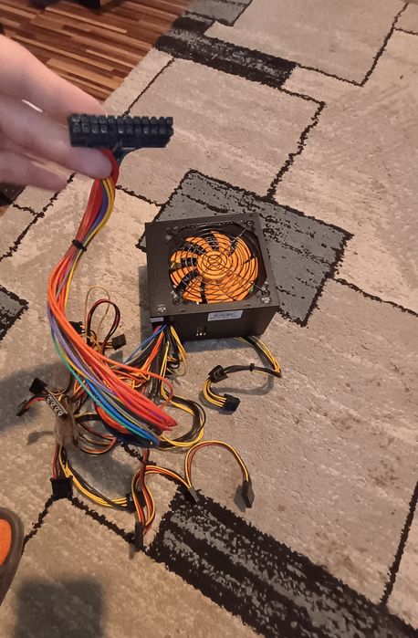 Sursă alimentare calculator 520W