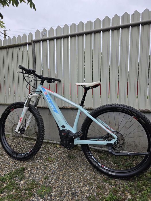 Bicicleta electrica cube