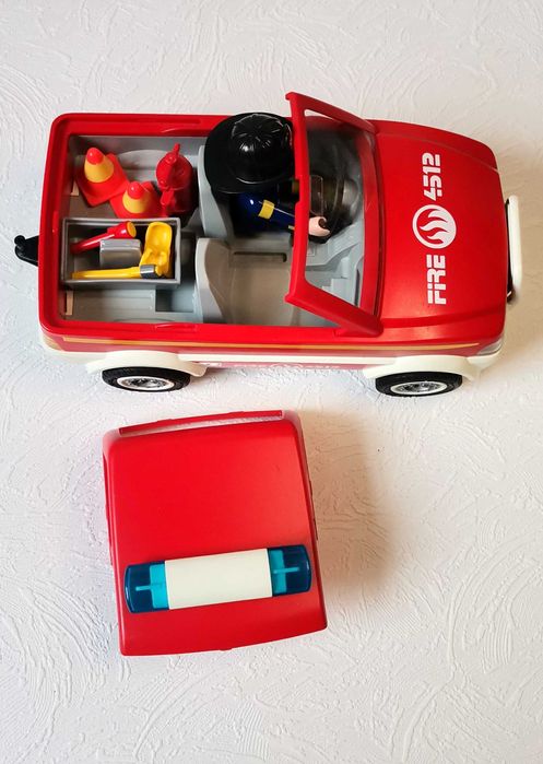Playmobil 4822 Masina sef pompieri Fire Chief and Car