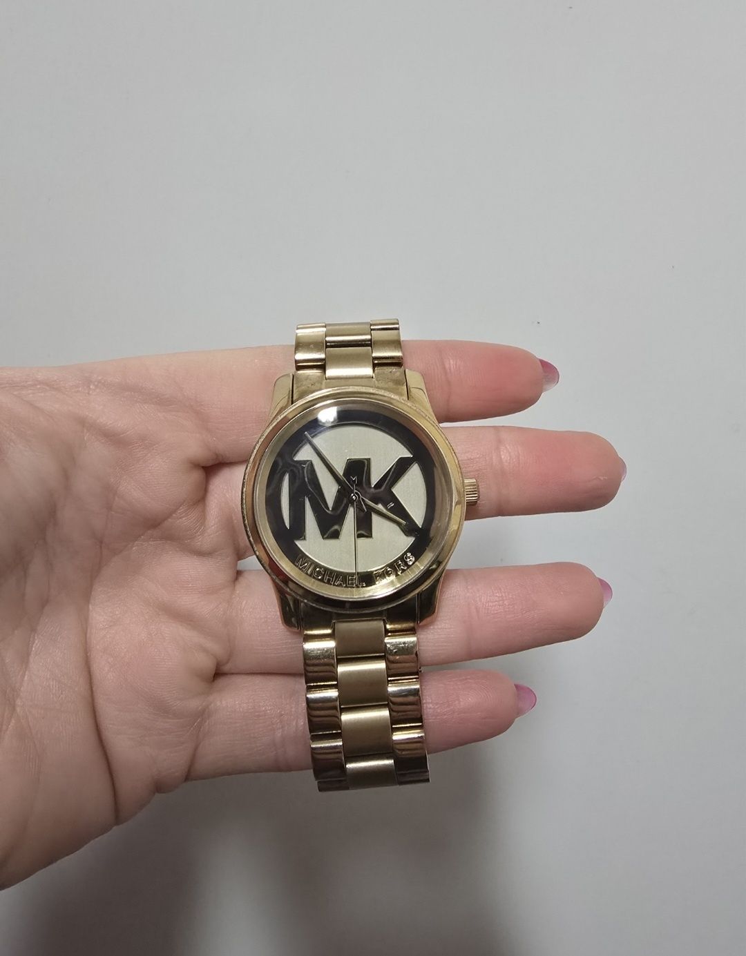 Часовник Michael Kors