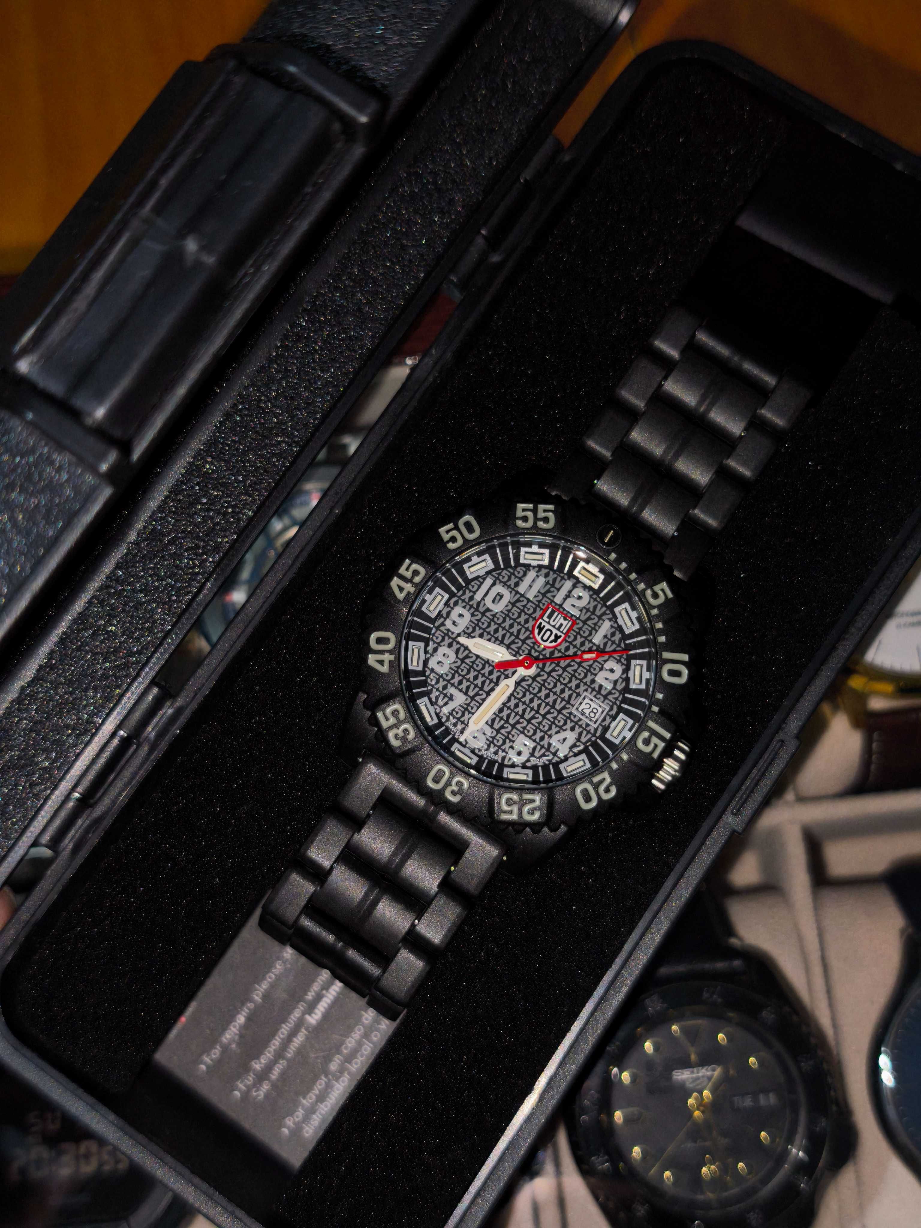 Нов часовник Luminox XS.3050.LS.01