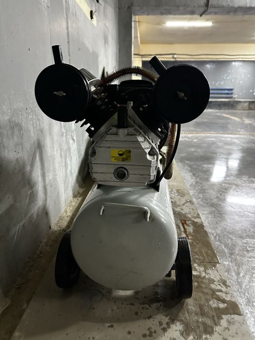 Компрессор продается срочно