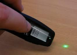 Logitech Professional Presenter R800 Зеленый лазерный указатель