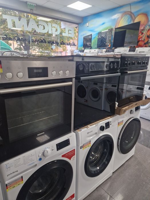 Фурна с керамичен плот за вграждане Gorenje 77 литра