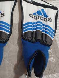 Protecție piciorele fotbal Adidas originale.