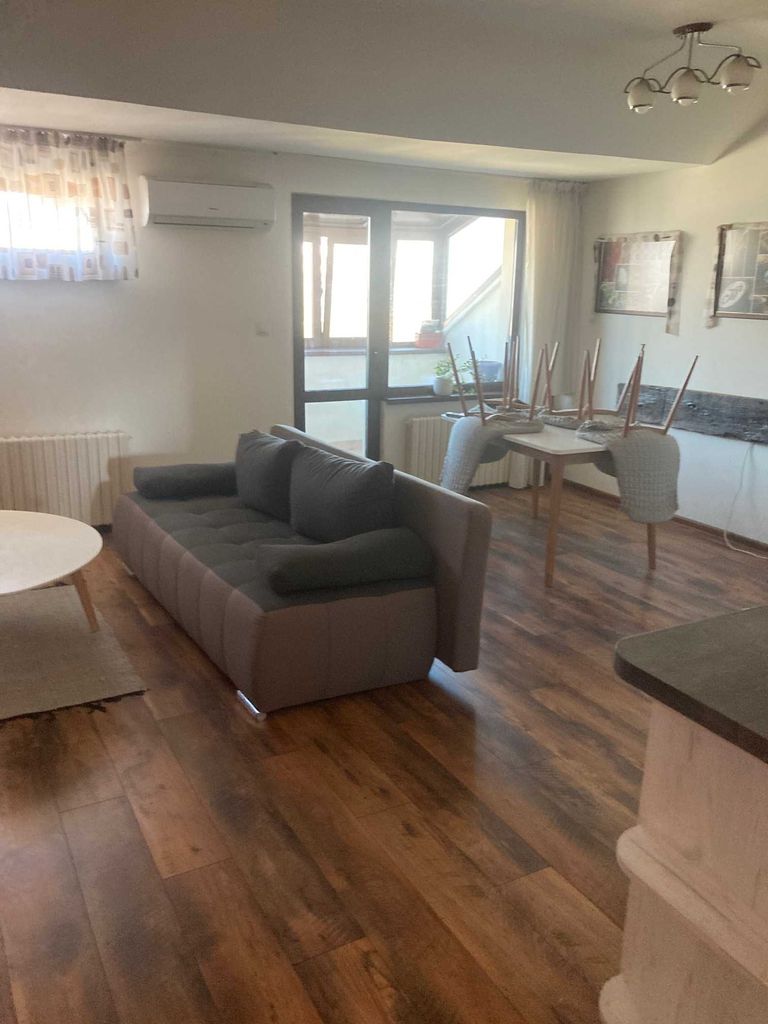 Дава се под наем Тристаен апартамент в Пловдив, Сточна гара - 70 кв.м за 510 € - Снимка #1