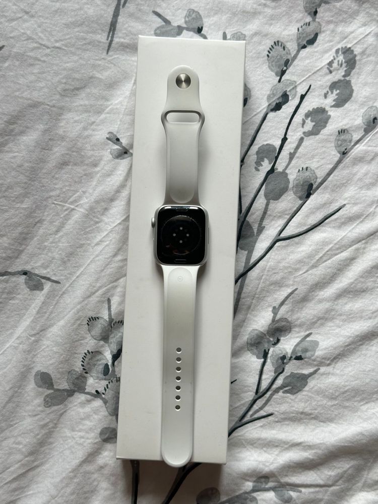 Продаю Apple Watch Series 8 45 мм