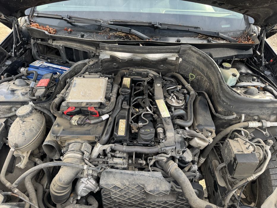 Dezmembrez Mercedes Glk220