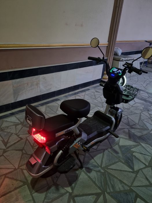 Electro Skuter bike sotiladi