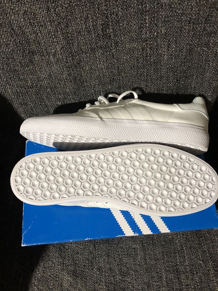 incaltari  tenisi  adidas