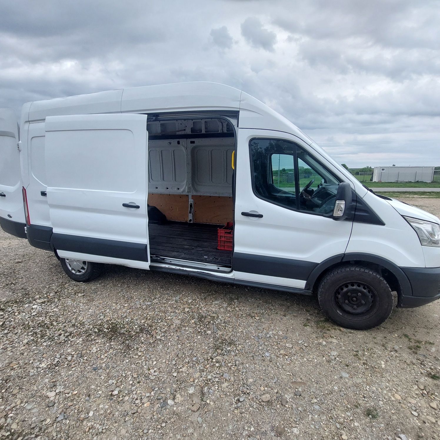 Vând autoutilita ford transit 2017