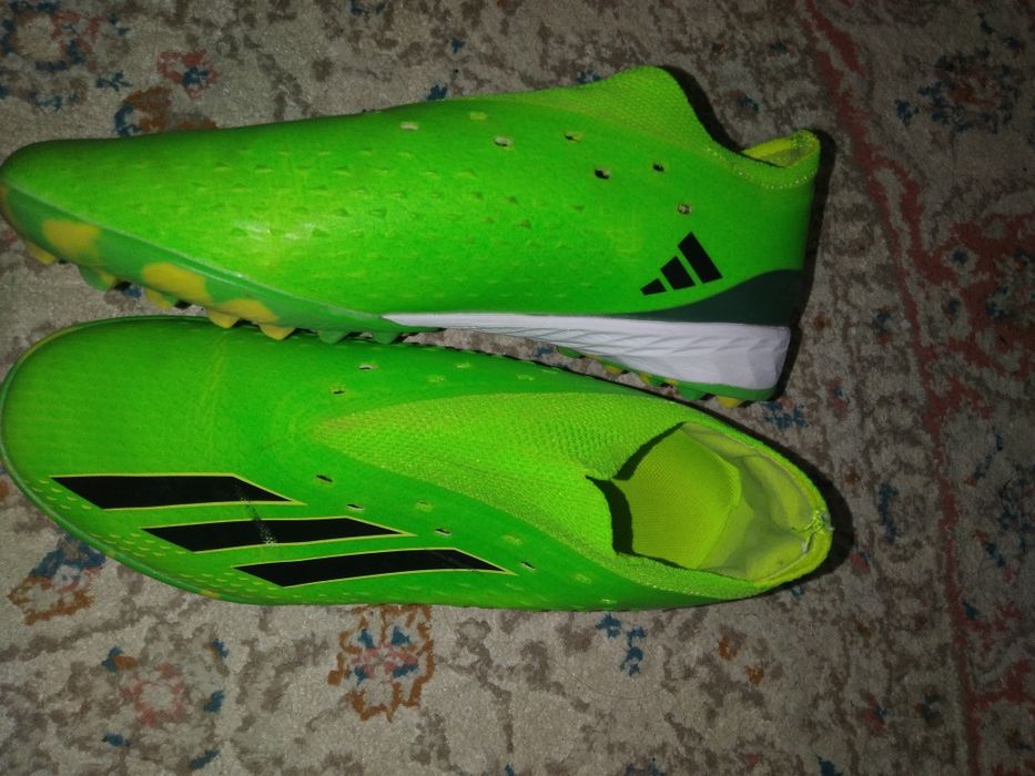 Продам сороконожки адидас 10к