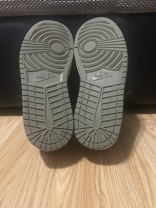 Jordan 1 Low Travis Scott Olive