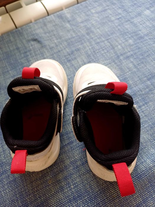 Маратонки nike 25 номер
