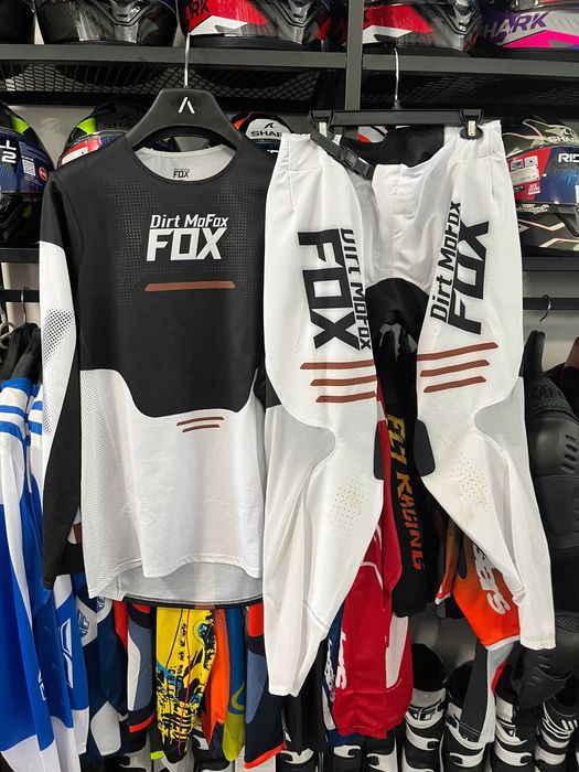Мотокрос екип FOD DIRT ,XL-36,перфектно състояние,дишащ