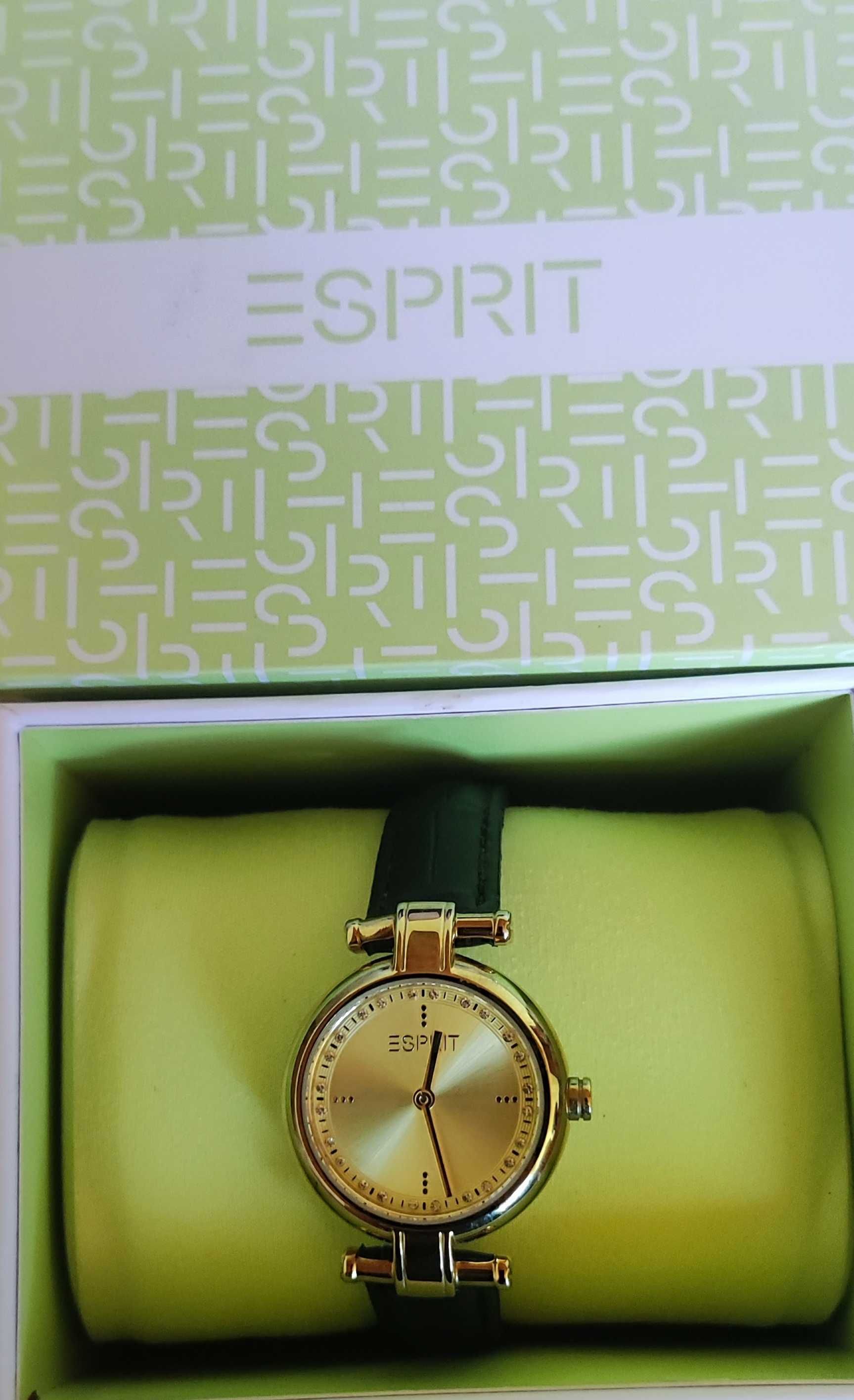Часовник Esprit с оригиналната кутия