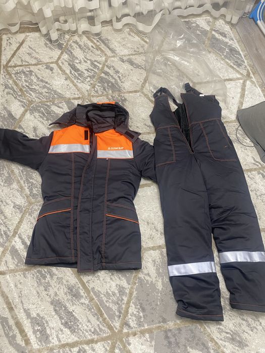 Продам зимний спец одежду