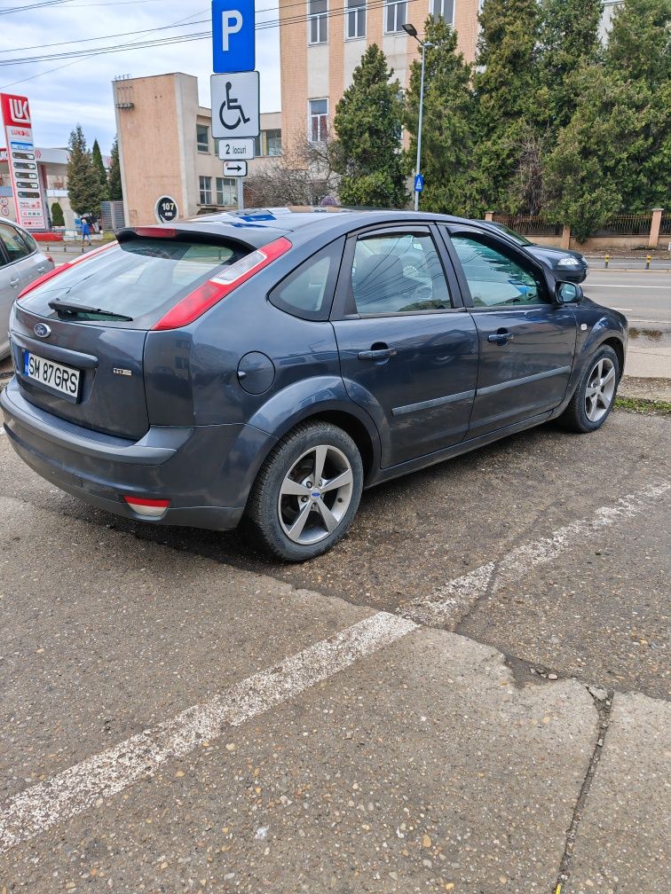 Vând Ford focus 2