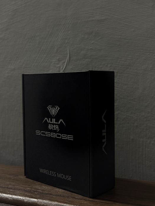 Игровая мышь новая в коробке не распакованая(на фото образец)