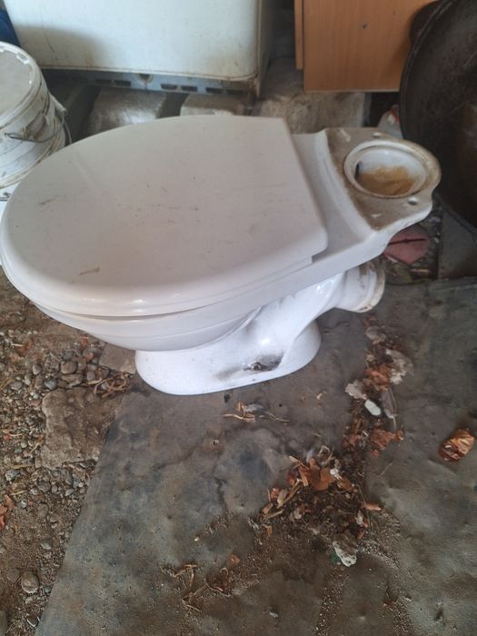 Продам б/у унитаз