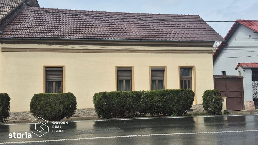 Casa cu teren de 958 mp, oras Lipova