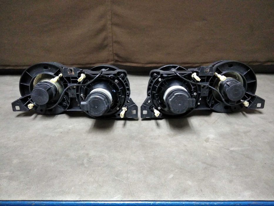 Фарове бмв Е30 бош хела Черна Опушена BMW E30 BOSCH HELLA Black Smoked