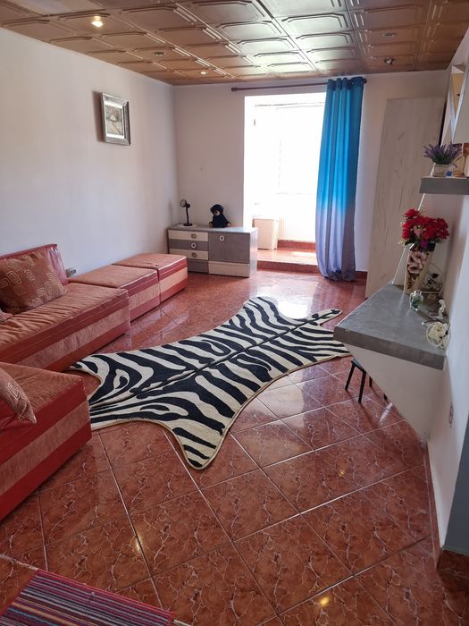 Apartament central de închiriat