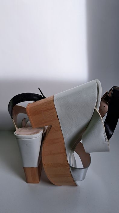 Шикозни сандали с платформа