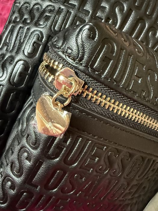 Раничка Guess чисто нова