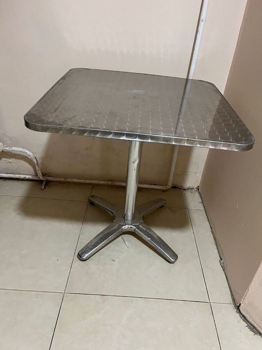 продам металлический стол