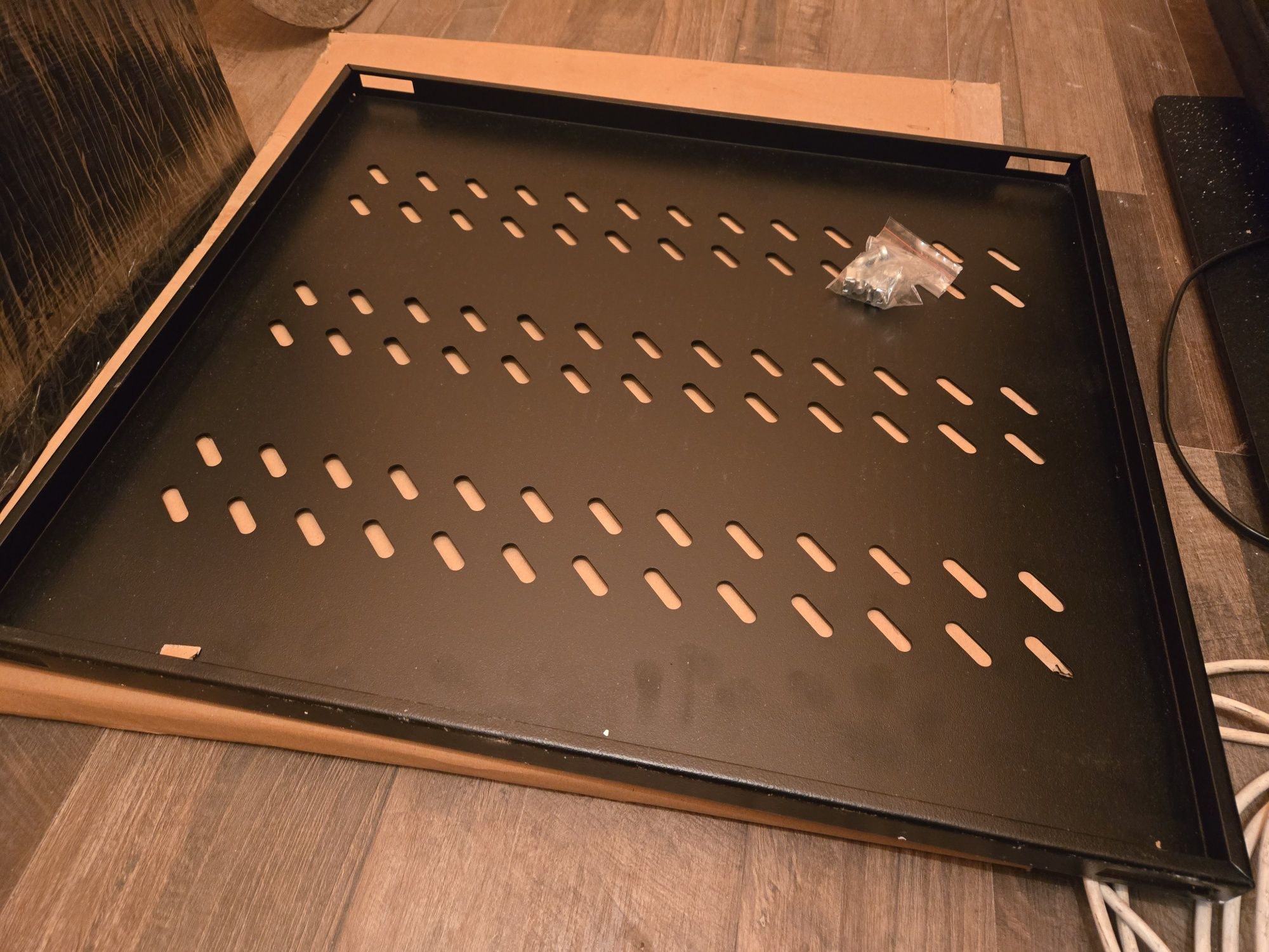Formrack 19″ фиксиран рафт за рак - F2168SR 3 броя нови
19″