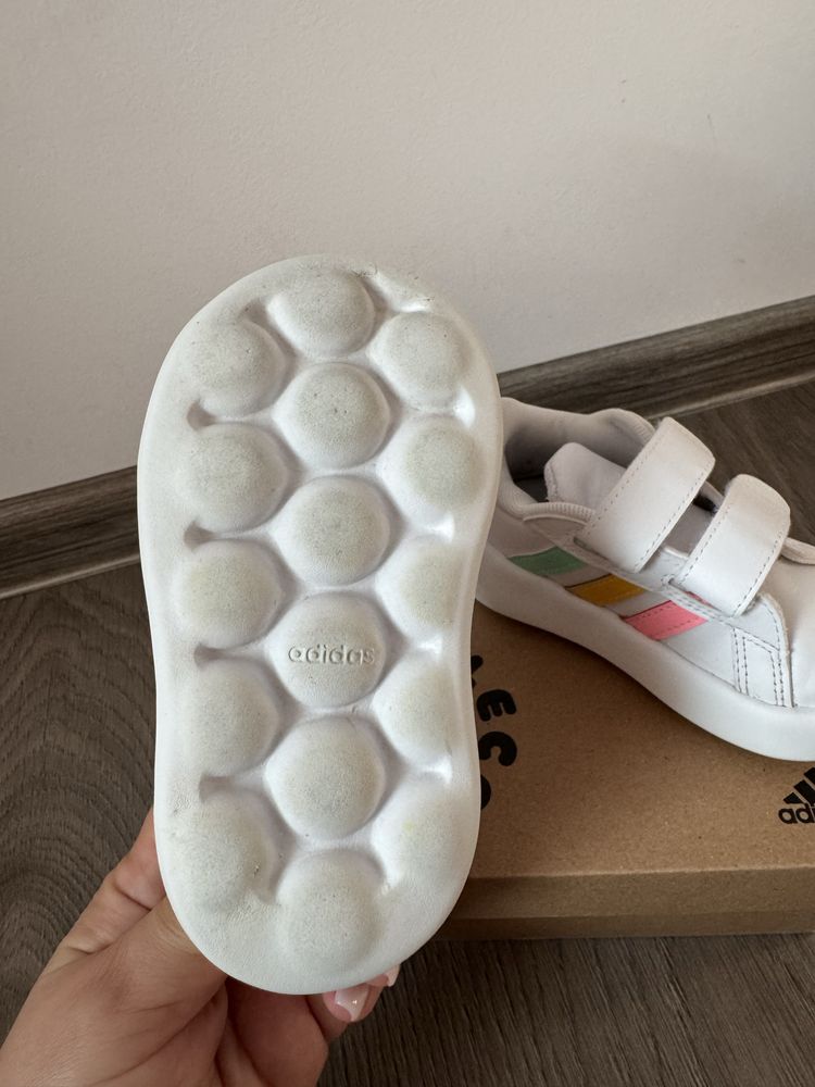 Маратонки Adidas 21 номер