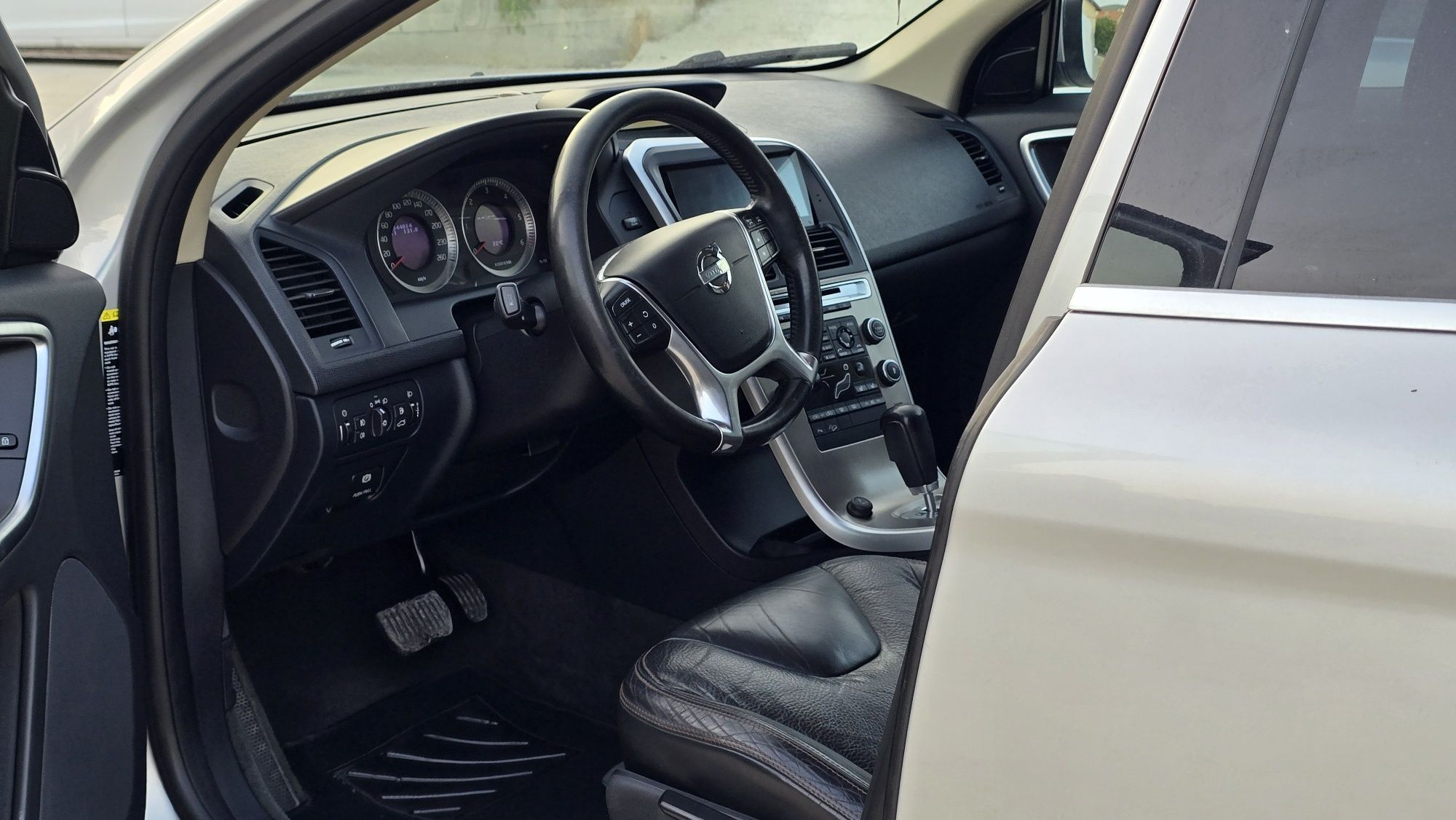 Volvo XC60 D5 2.4D 205кс Подгрев Андроид 4х4