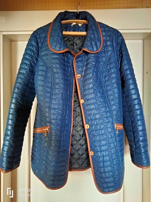 Женские плащ, куртка, пальто, кофта.