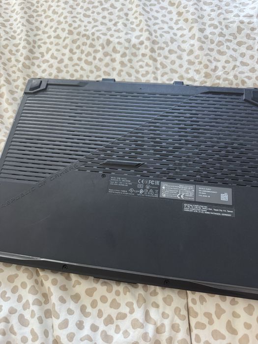 Laptop Gaming ASUS ROG Strix G512LI