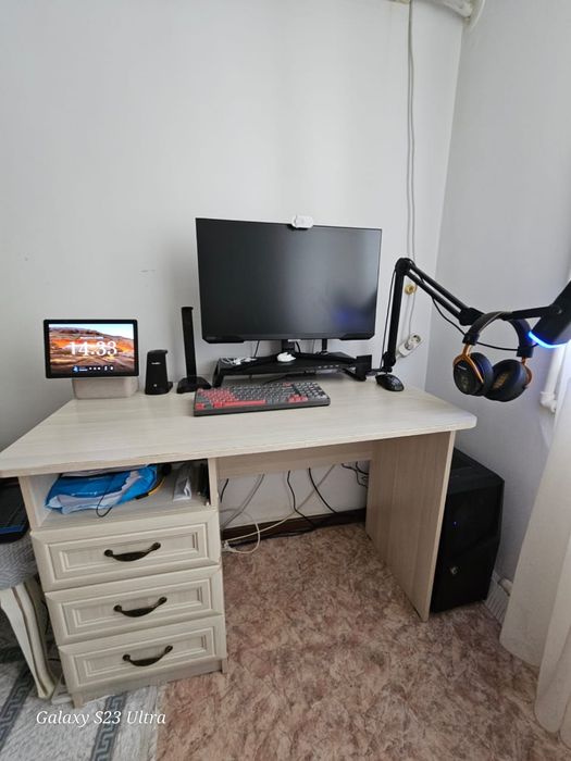 Продам стол письменный