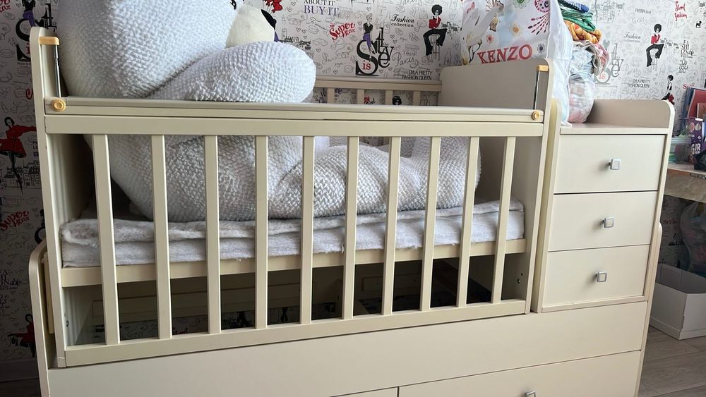 Продам детскую кроватку